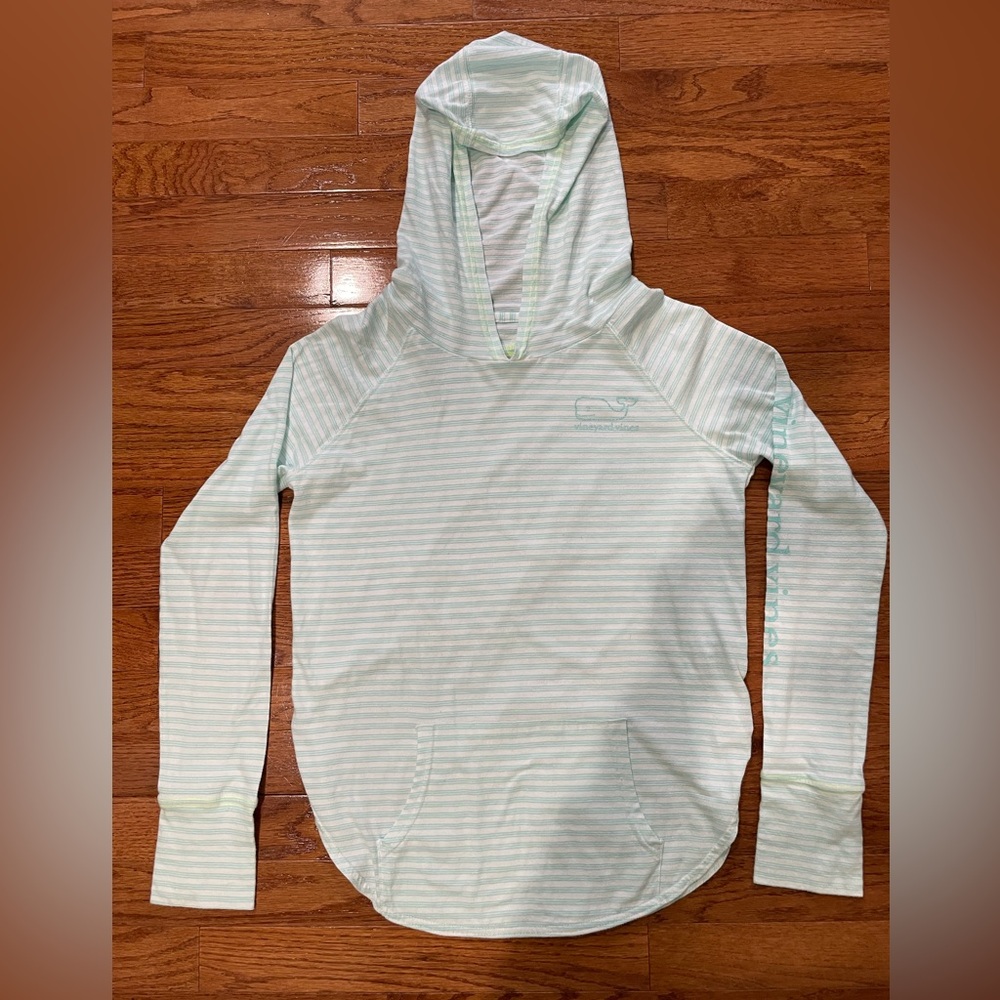 Girls Vineyard Vines hooded T-shirt, size L (14), pockets and thumb holes